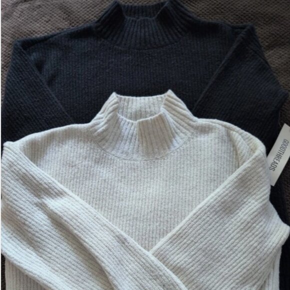 GOODTHREADS LOT OF TWO FUNNEL NECK SWEATERS ONE BLACK, ONE CREAM BOTH XS, BNWT - Picture 1 of 9